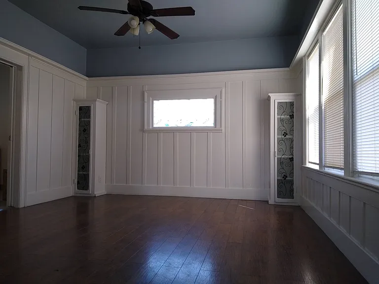 1011 E Clinton Ave — Photo 4