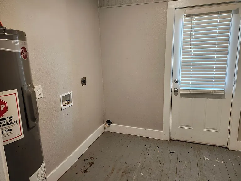 311 E Narroway — Photo 14