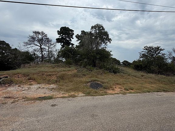 5th image of 237 Kaelepulu Dr