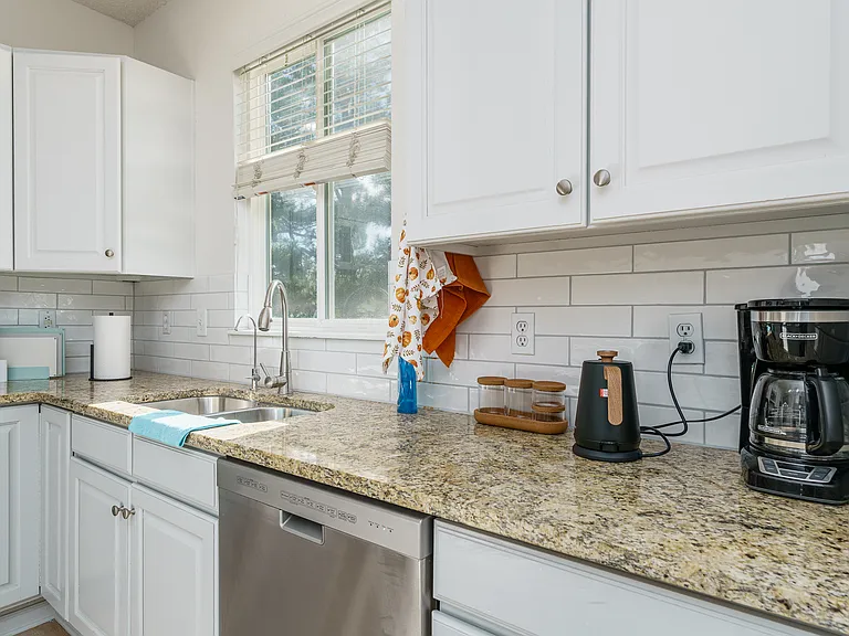 132 Skyview Ct — Photo 45
