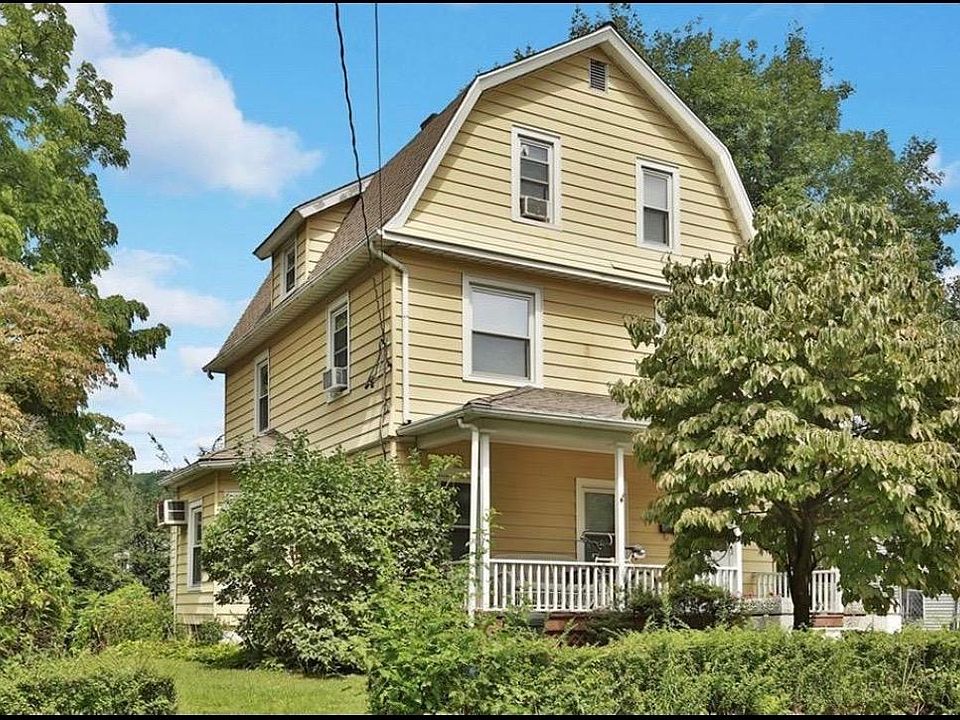 1st image of 521 Manhattan Ave #B