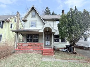 947 Dresden Rd, Cleveland Heights, OH 44112