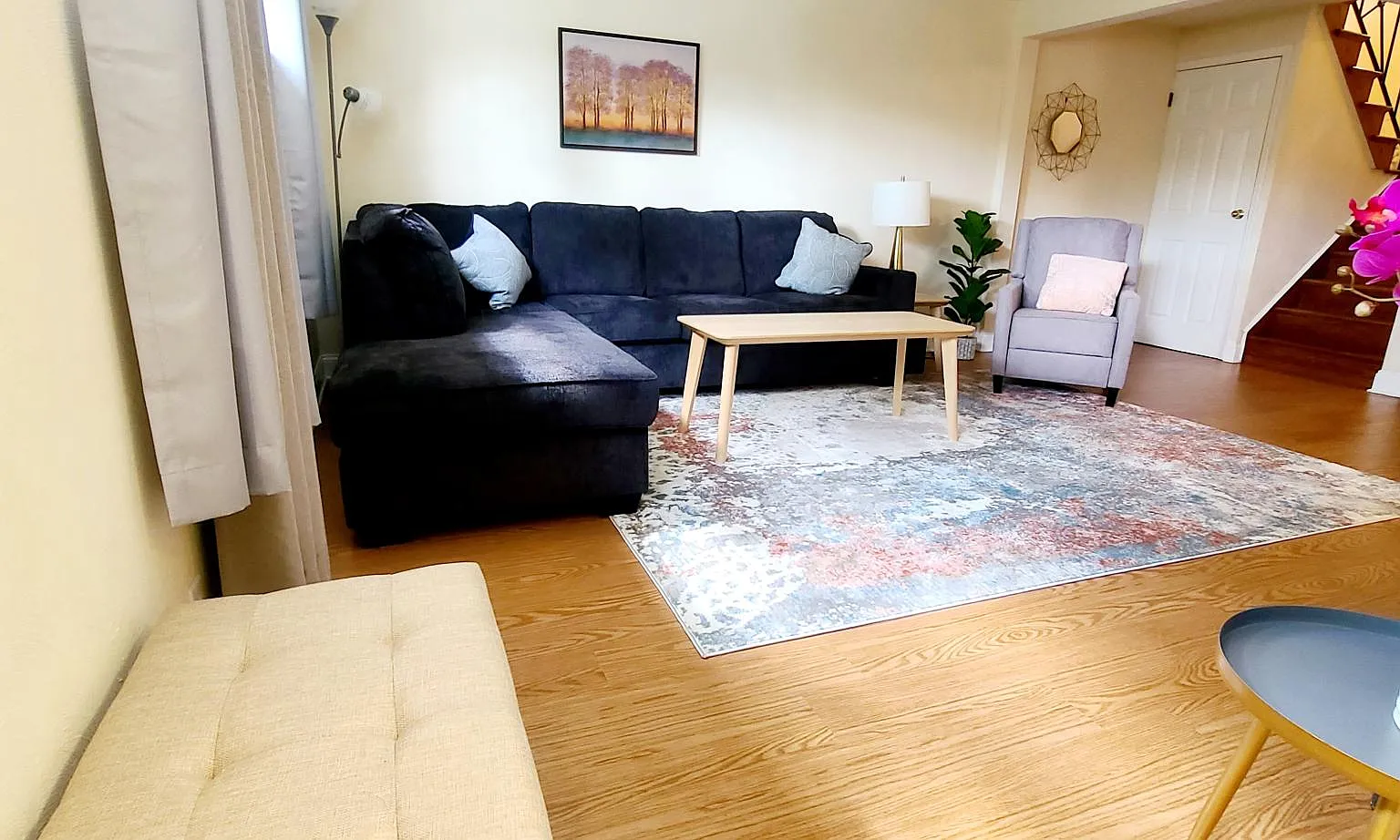 2 bed, 1.5 bath, 1100 sqft, $1,500 — Photo 2