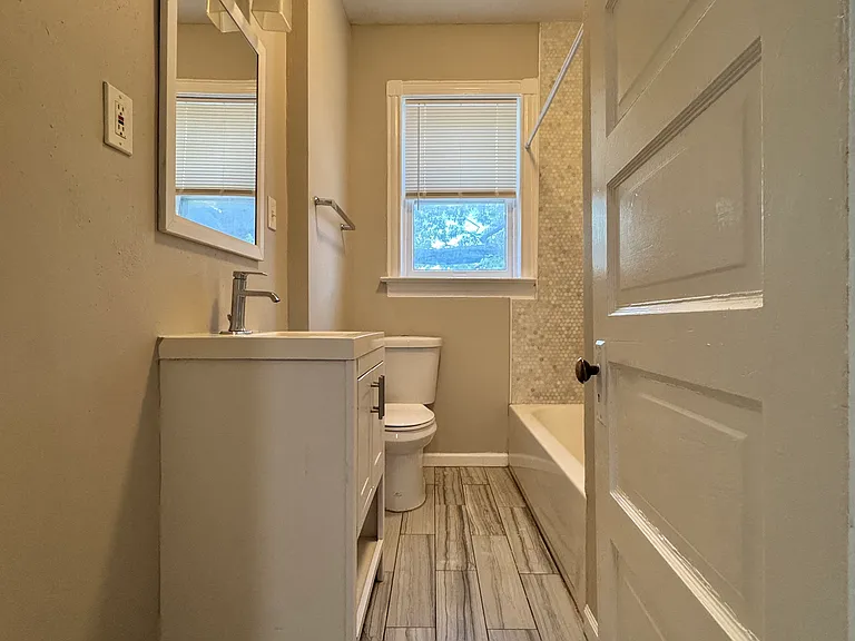 2334 Tower Grove Ave #1E — Photo 3