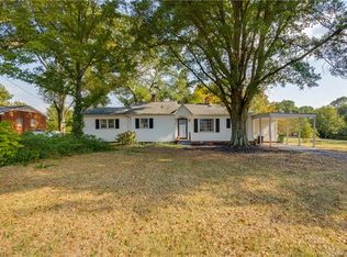 1702 N Main St, Mount Holly, NC 28120