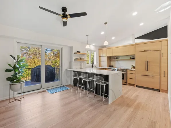 23000 Heather Ridge Dr, Rogers, MN 55374