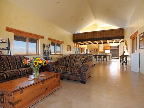 4th image of 325 Camino Los Abuelos
