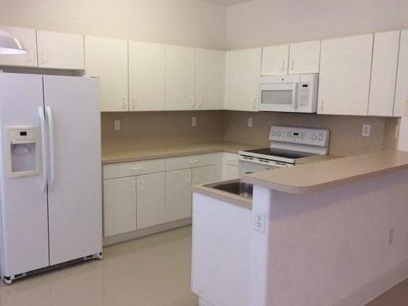 Townhouse-for-Rent-in-Doral