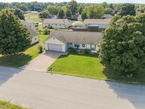 2nd image of 2507 McFarland Ln