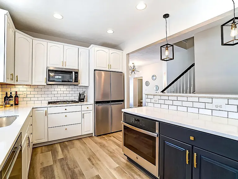9766 Cobblewood Ct — Photo 4