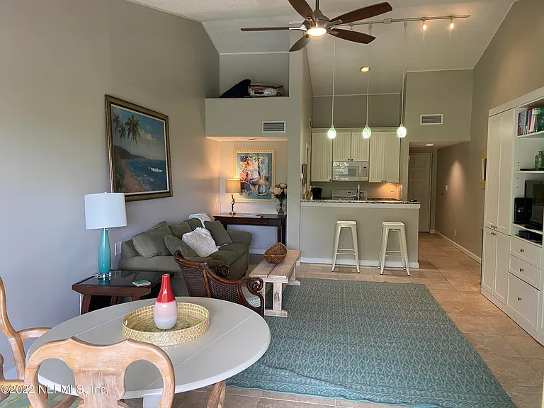 667 Summer Pl — Photo 15