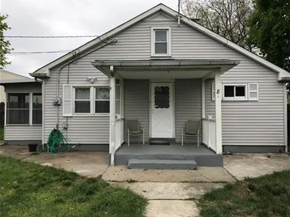 8 Candy Ct, Edison, NJ 08817