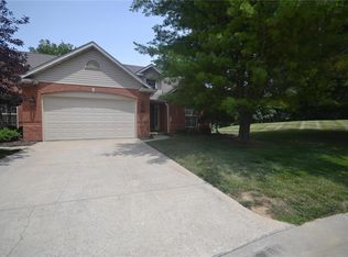 1901 Hawksbill Dr, Swansea, IL 62223