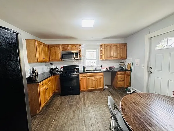 48 S Bow St #1 — Photo 3