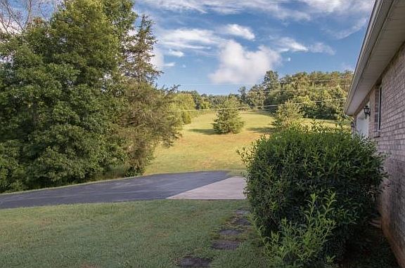 4th image of 1191 Sugar Hollow Dr