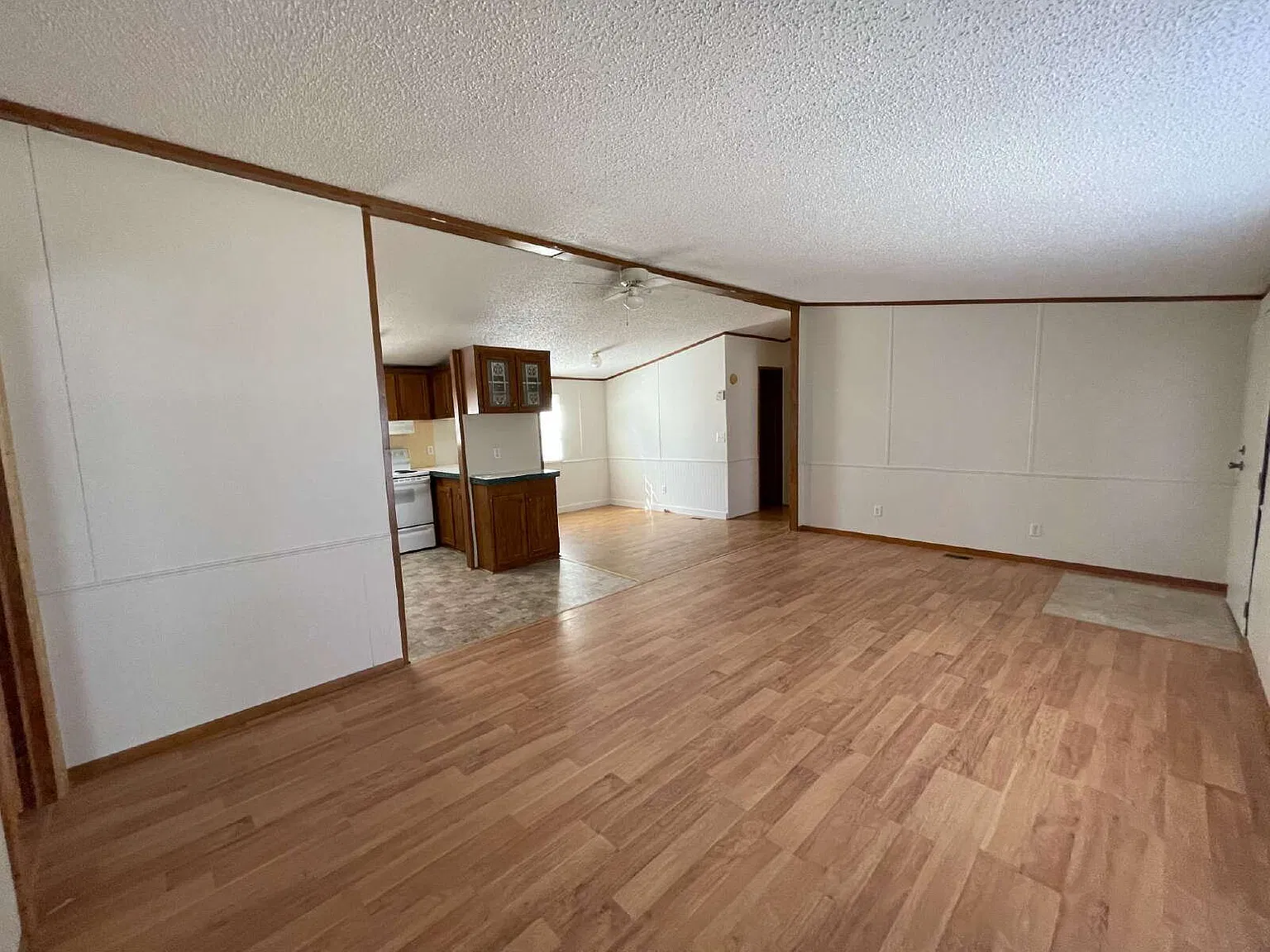 3 bed, 2.0 bath, 1344 sqft, $1,050 — Photo 4