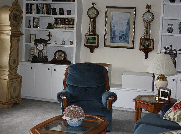 2nd image of 1025 Parkwood Pl