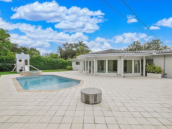 4th image of 4841 Biltmore Dr #0