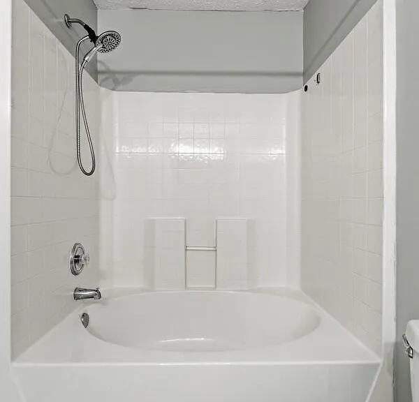 704 Courtney Ct — Photo 12