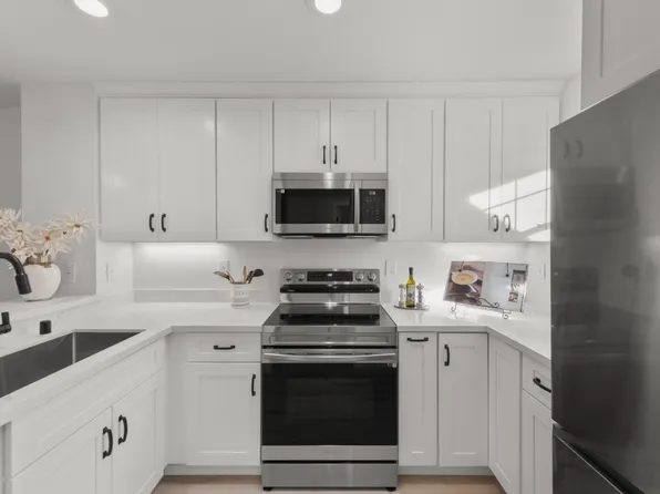 342 Treasure Island Dr, Belmont, CA 94002