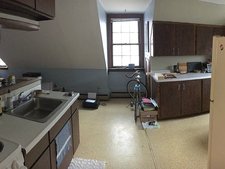 645 E Gorham St #4 — Photo 6