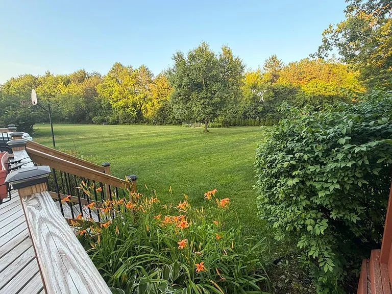 6028 Meadowview Dr — Photo 39