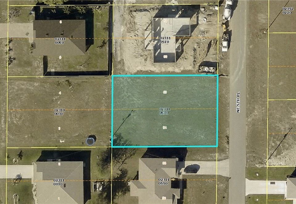 2nd image of 2524 NE 5th Pl