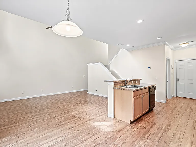1020 Fairway Ln — Photo 12