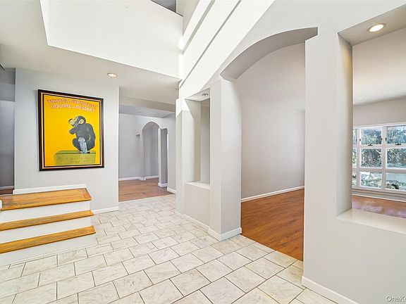 4th image of 49 Helms Hill Road