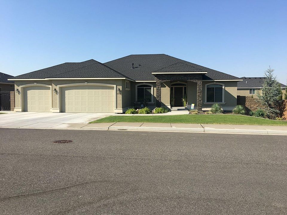 1st image of 2437 Woods Dr