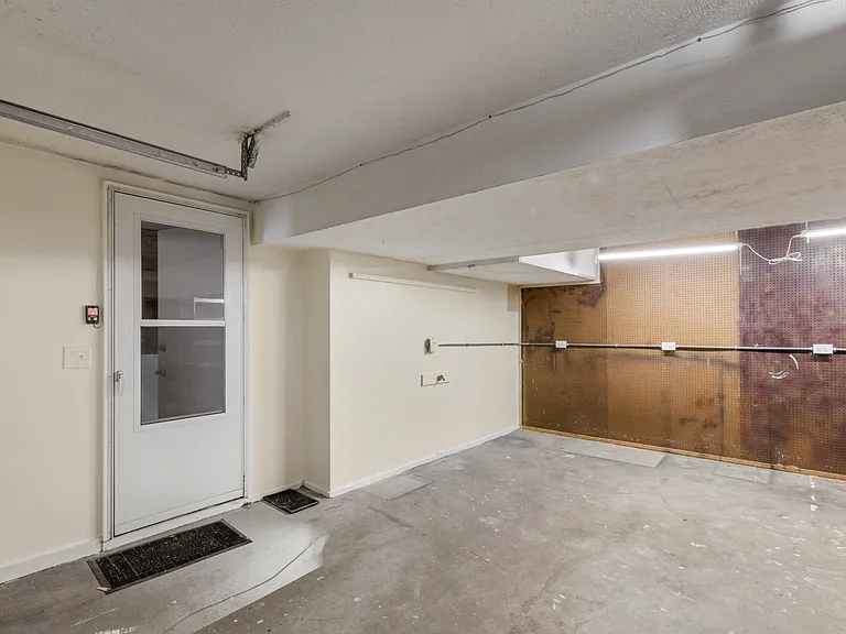 9705 S 21st Ave — Photo 41