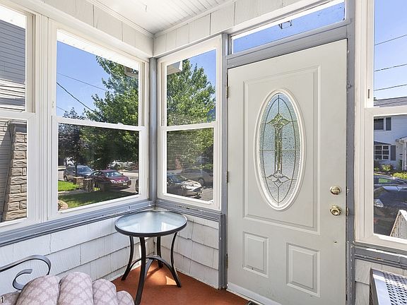 3rd image of 25-29 Montgomery Pl