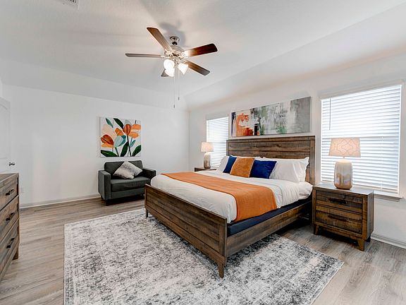 5th image of 215 Sweetwater Creek Ln