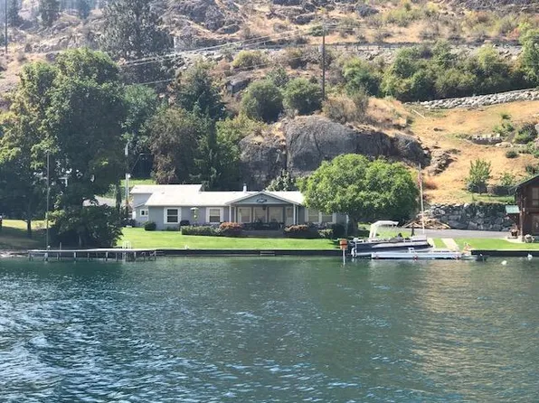 16044 S Lakeshore Rd, Chelan, WA 98816