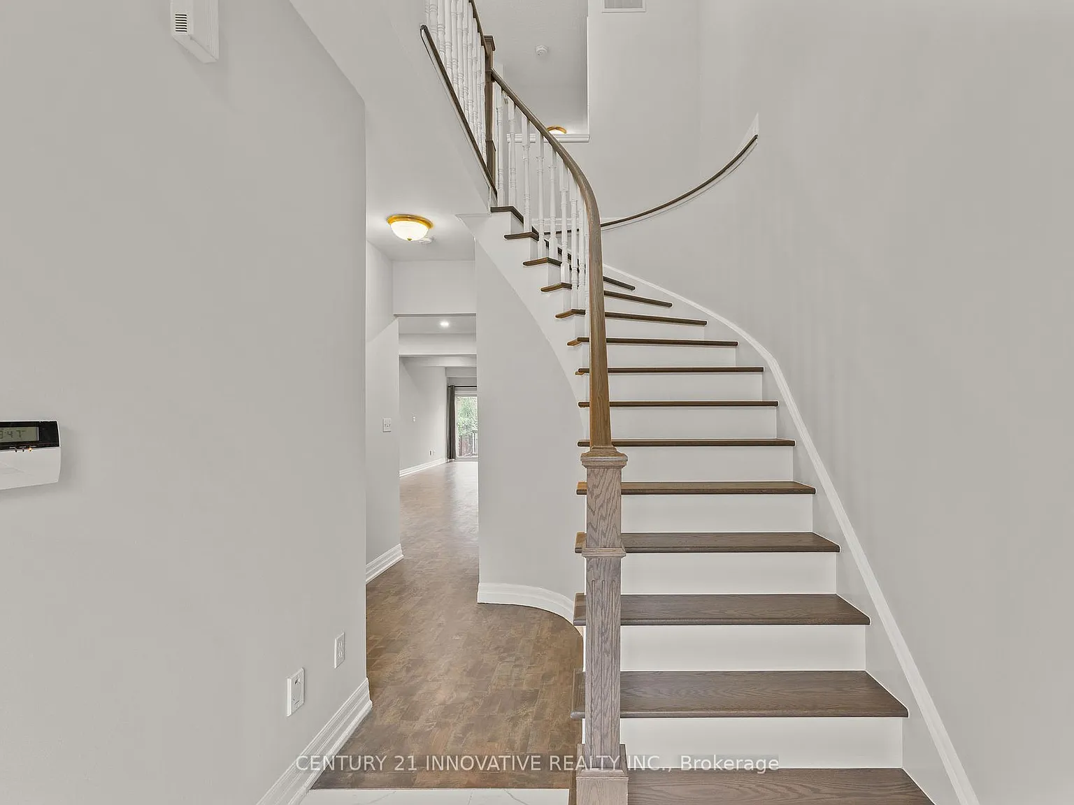 3 bed, $4,300 — Photo 3