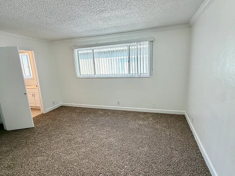 332 Culver Blvd #4 — Photo 38