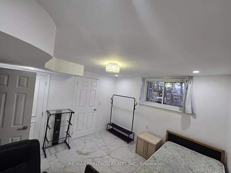 38 Collingsbrook Blvd #2 — Photo 12