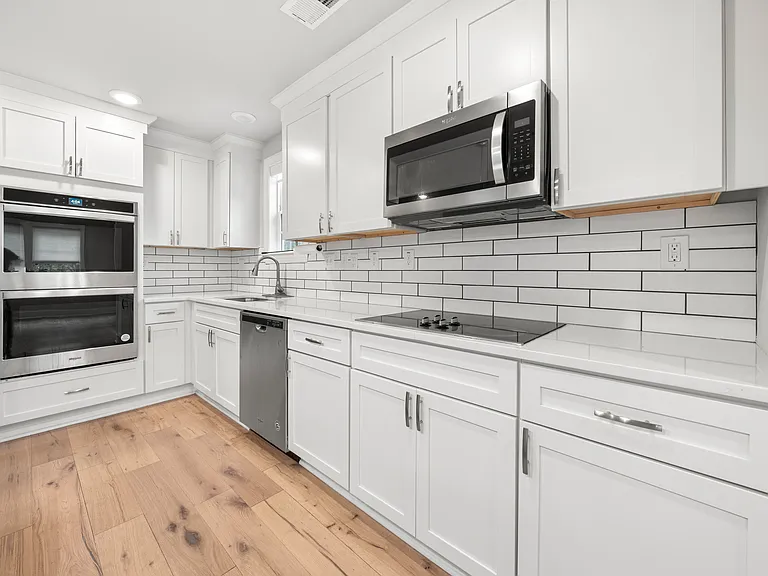 2322 Greenland Ave — Photo 8