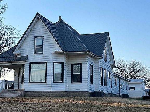4th image of 315 E Railroad St
