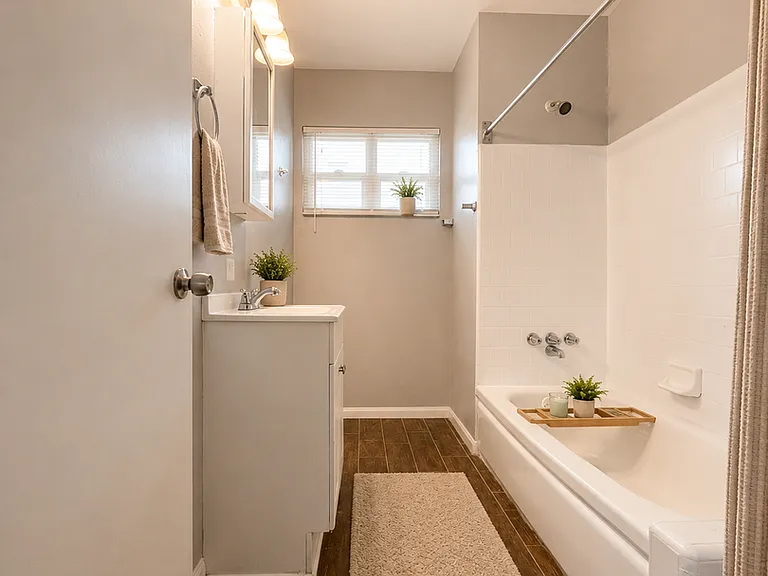 150 N Calaveras St — Photo 6