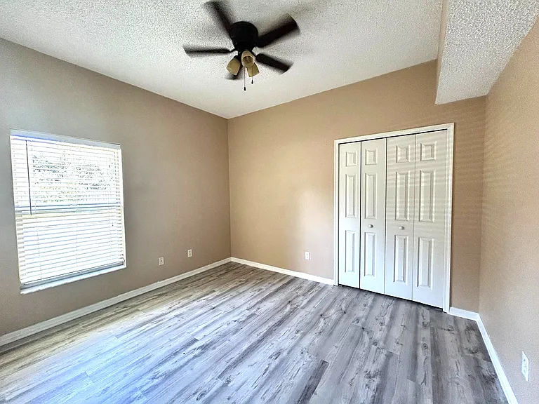 465 Eastbridge Dr — Photo 23