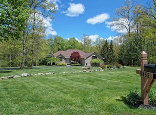 9855 Breckenridge Dr, Chardon, OH 44024