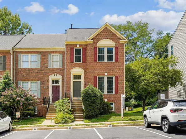 5569 Jowett Ct, Alexandria, VA 22315