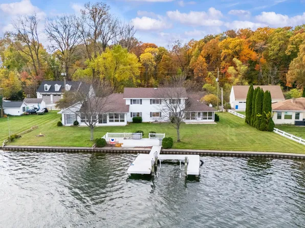 55091 Indian Trl, Eau Claire, MI 49111