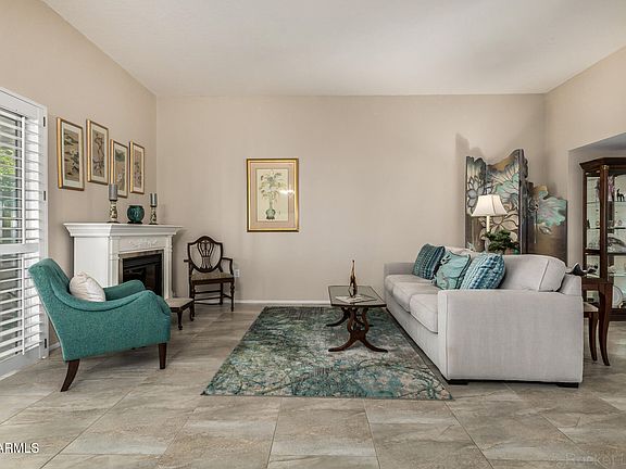 3rd image of 10926 W WELK Drive