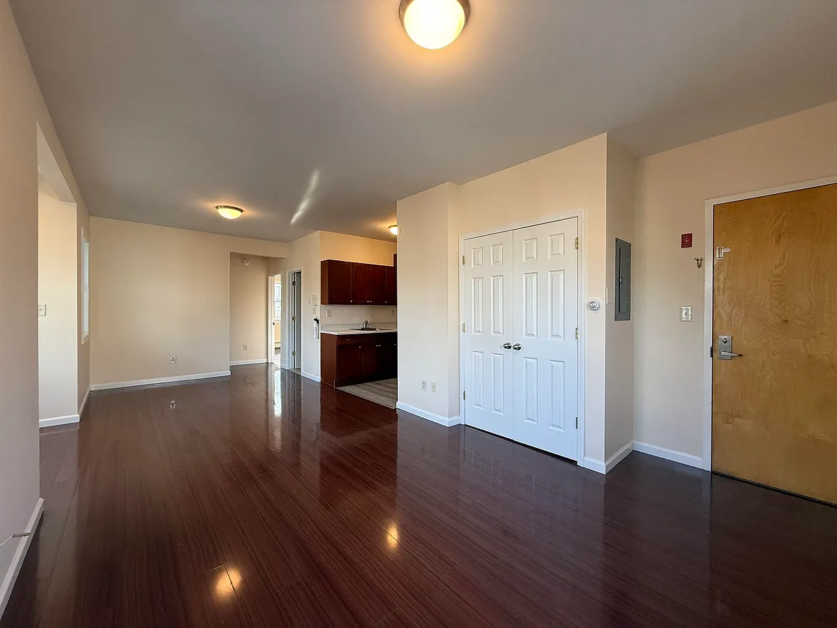 Building Photo - 214 Hamilton Ave #2