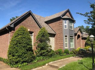 308 Pepperbush Rd, Louisville, KY 40207