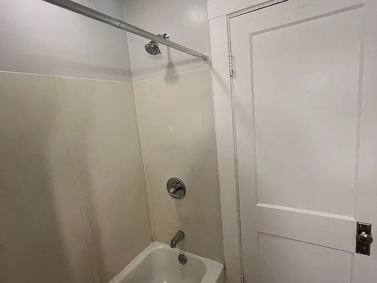 320 Zara St #2 — Photo 9