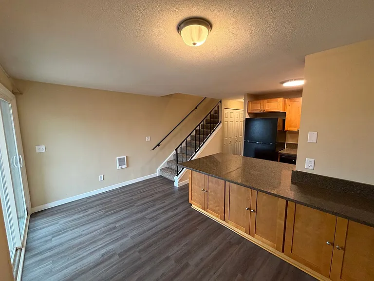4890 & 4894 Sunnyside Rd SE — Photo 11
