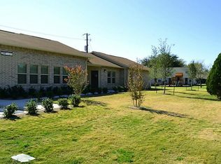 514 SE Gardens Blvd, Burleson, TX 76028